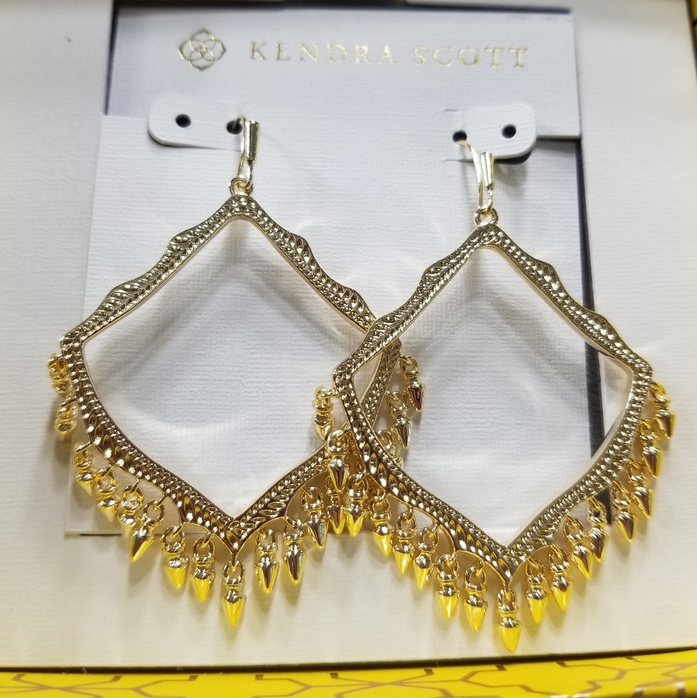 NWT Kendra Scott Gold Lacy Earrings